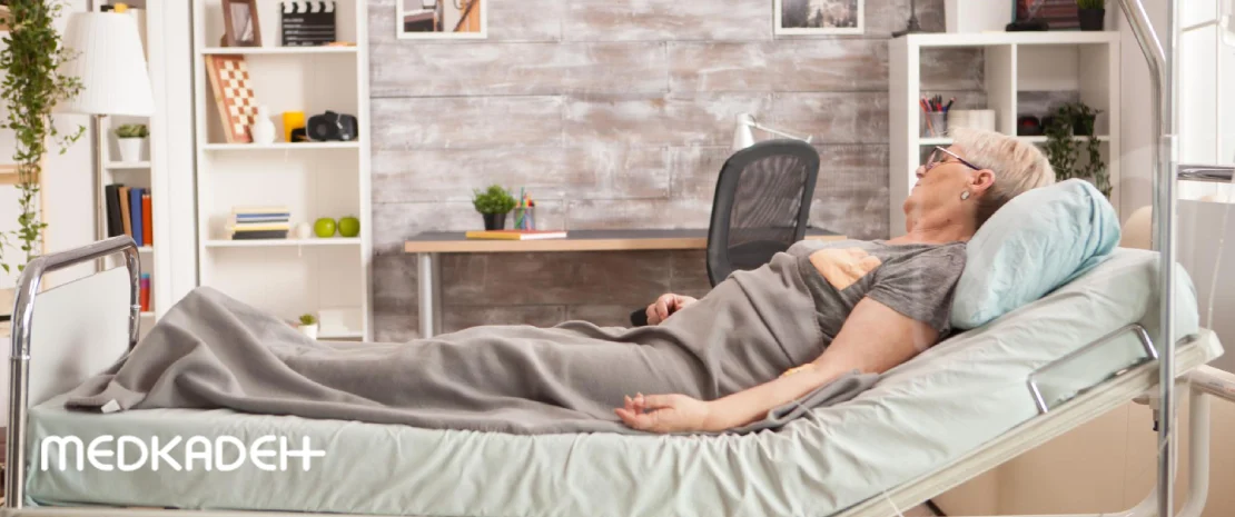 تخت بیمارستانی برای نگهداری از بیمار در خانه